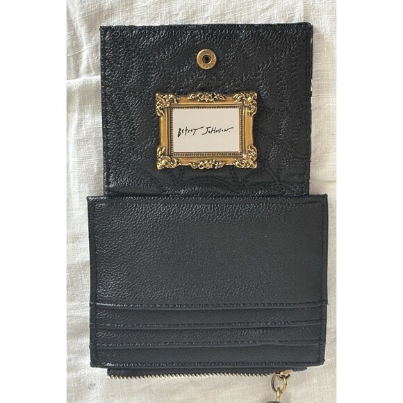 Betsey Johnson Wallet & ❤️ Purse Charm SPIDERWEB SKULL Black Bifold Snap - Picture 6 of 10
